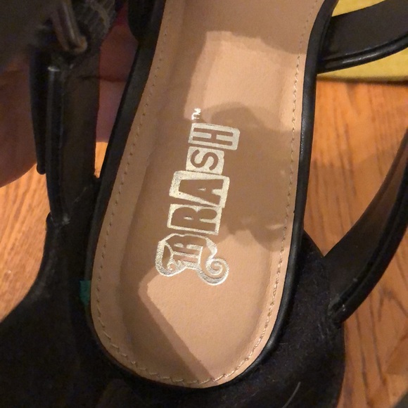 Beautiful heels worn maybe once - Picture 6 of 7